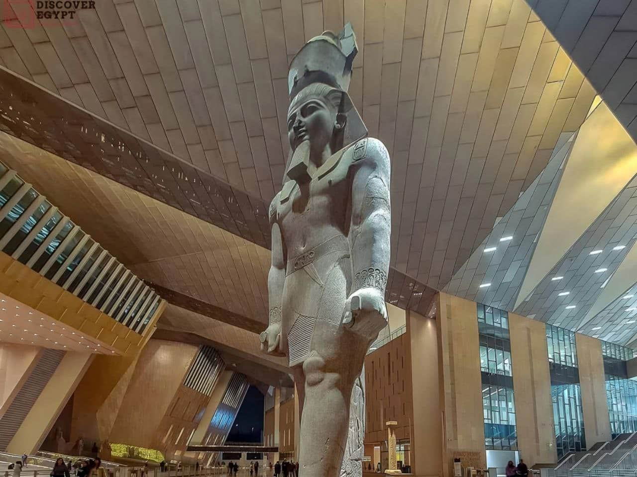 Новый музей Каира GEM внутри экспозиции экскурсия из Марса Алам